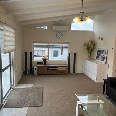Hillcrest Homestay, Northshore, オークランド エクステリア 写真
